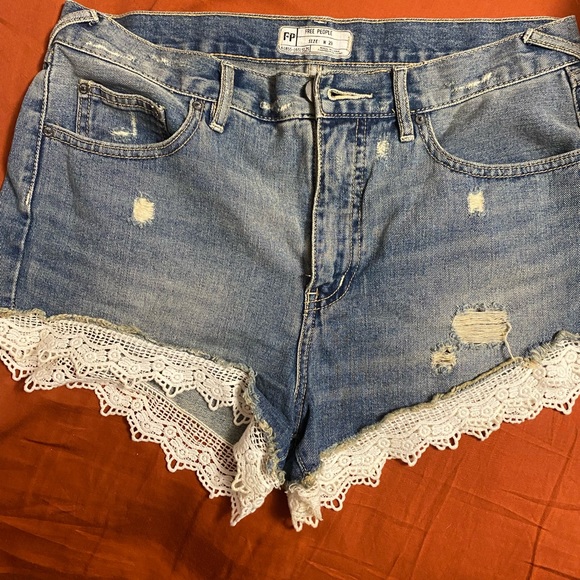 Free People Crochet Trim High Rise Jean Shorts 29 - Picture 7 of 9